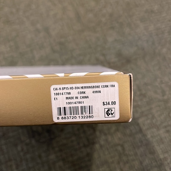 C. Wonder 4x6” cork gold frame - Picture 4 of 6